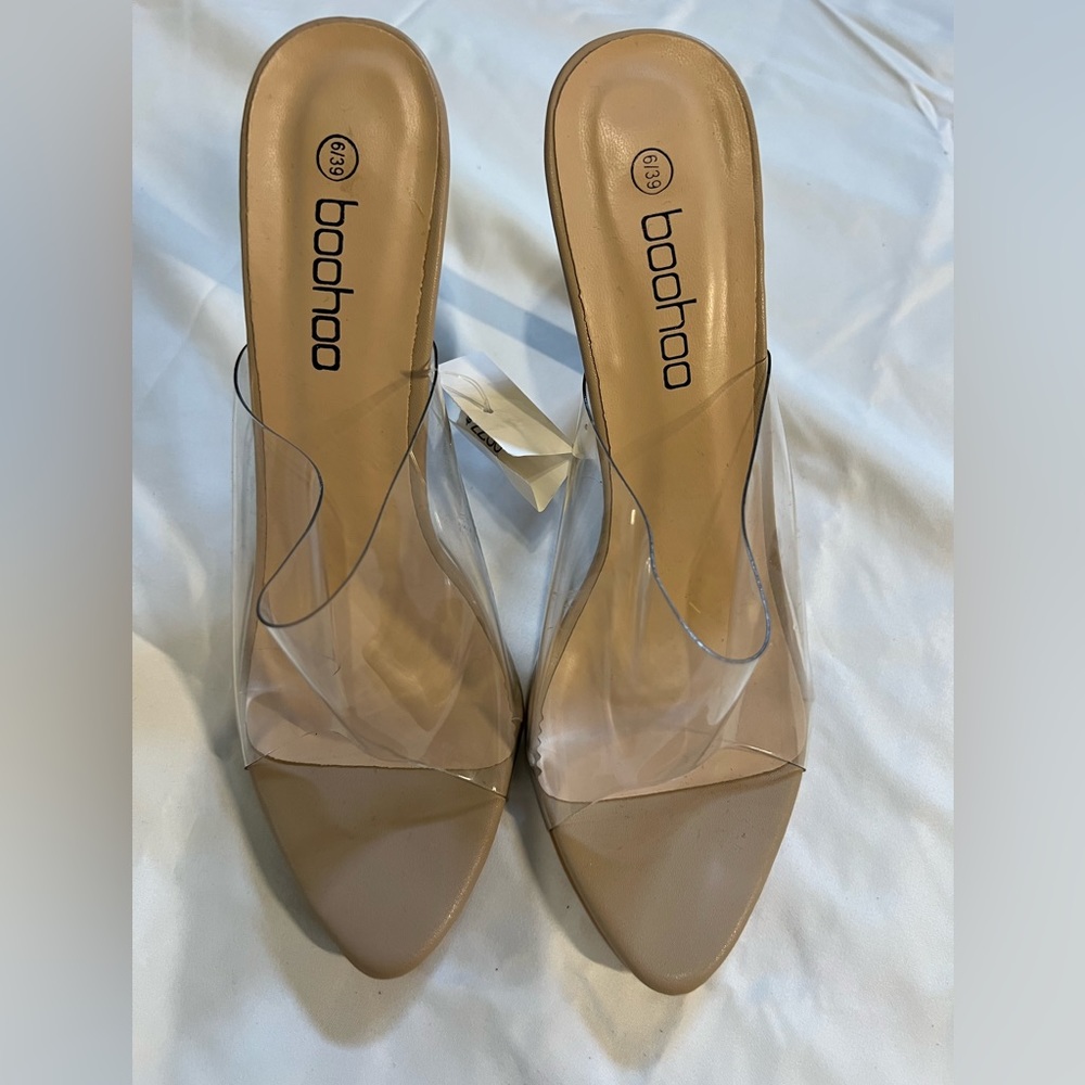 WIDE WIDTH CLEAR POINTED TOE HEELS, size 8, Nude